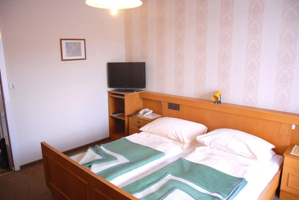 Fruehstueckspension Wiesenhaus Miesenbach  Bilik gambar