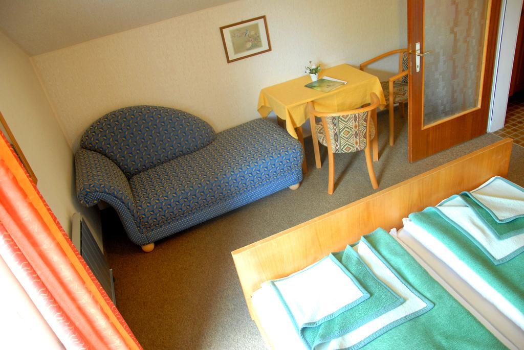 Fruehstueckspension Wiesenhaus Miesenbach  Bilik gambar
